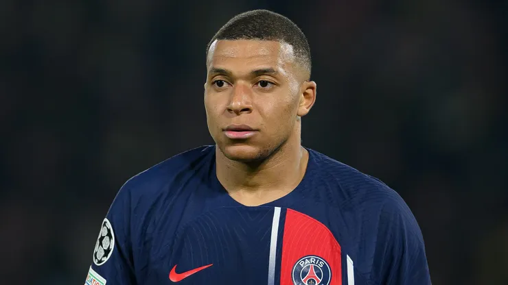 The Financial Breakdown of Mbappé’s Transfer By rejecting PSG’s renewal, he forfeited a fortune in salary, bonuses, and incentives.