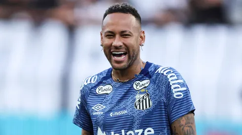 Neymar of Santos warms up prior to a Campeonato Paulista semi-final match Corinthians and Santos at Neo Quimica Arena on March 09, 2025 in Sao Paulo, Brazil.