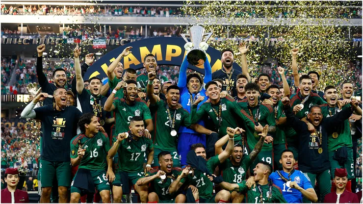 Mexico celebrates after defeating Panama in the Concacaf Gold Cup final