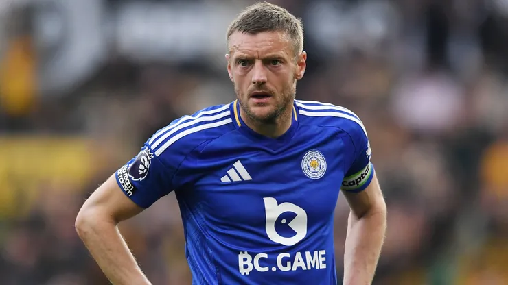 Jamie Vardy of Leicester City looks dejected during the Premier League match between Wolverhampton Wanderers FC and Leicester City FC at Molineux on April 26, 2025 in Wolverhampton, England.