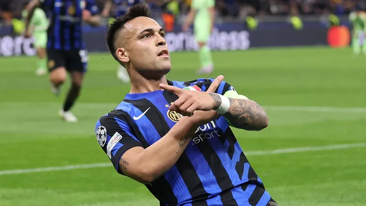 Lautaro Martinez of FC Internazionale celebrates scoring his team's first goal during the UEFA Champions League 2024/25 Semi Final Second Leg match between FC Internazionale Milano and FC Barcelona at Giuseppe Meazza Stadium on May 06, 2025 in Milan, Italy.