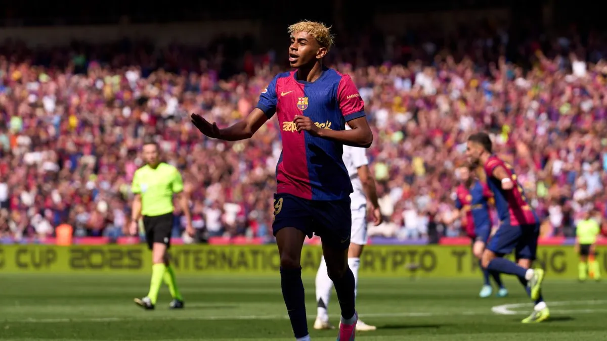 Lamine Yamal celebrates