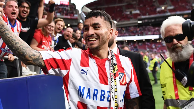 Angel Correa of Atletico de Madrid acknowledges the fans following dthe La Liga EA Sports match between Atletico de Madrid and Real Betis Balompie at Riyadh Air Metropolitano on May 18, 2025 in Madrid, Spain.