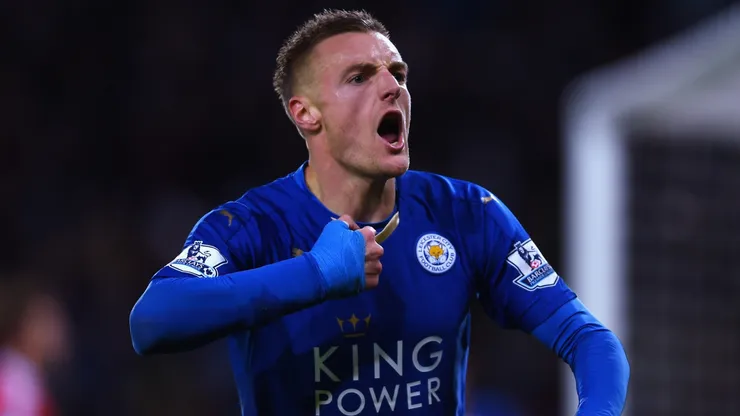 Jamie Vardy of Leicester City celebrates his record breaking goal during the Barclays Premier League match between Leicester City and Manchester United at The King Power Stadium on November 28, 2015 in Leicester, England.
