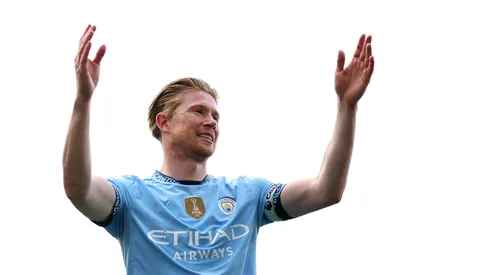 Napoli’s next big move could be Kevin De Bruyne. Talks with the Belgian midfielder began a month ago, and he’s reportedly open to joining on a free transfer.