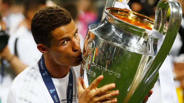 Cristiano Ronaldo of Real Madrid kisses the Champions League trophy
