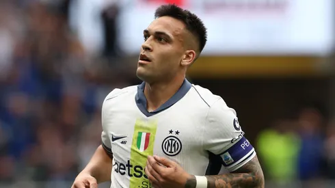 Lautaro Martinez of FC Internazionale celebrates after scoring their team's second goal during the Serie A match between FC Internazionale and Cagliari Calcio at Stadio Giuseppe Meazza on April 12, 2025 in Milan, Italy.