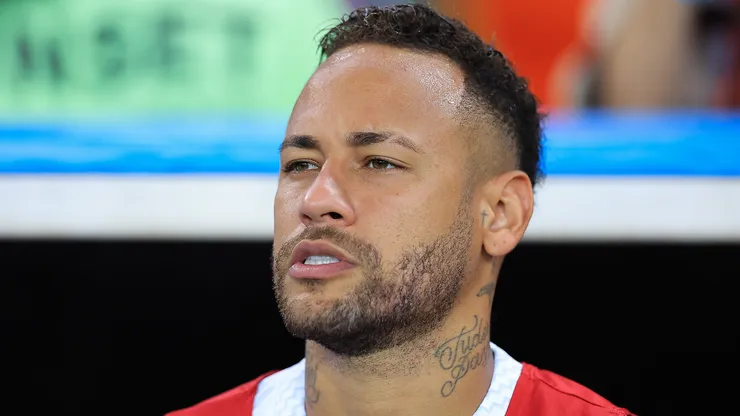 Neymar Jr of Santos looks on prior to the match between Fluminense and Santos as part of Brasileirao 2025 at Maracana Stadium on April 13, 2025 in Rio de Janeiro, Brazil.