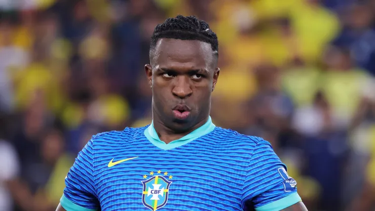 Ecuador faces Peru, while Paraguay takes on Brazil in what could be decisive matches.