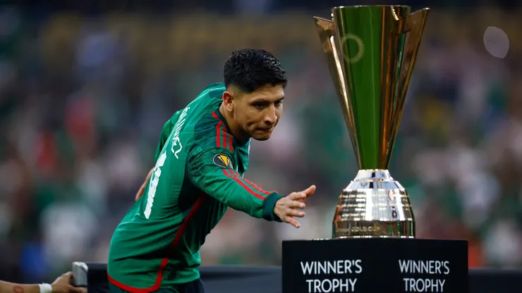 Edson Alvarez #4 of Mexico with the Concacaf Gold Cup trophy after the final match between Mexico and Panama at SoFi Stadium on July 16, 2023.