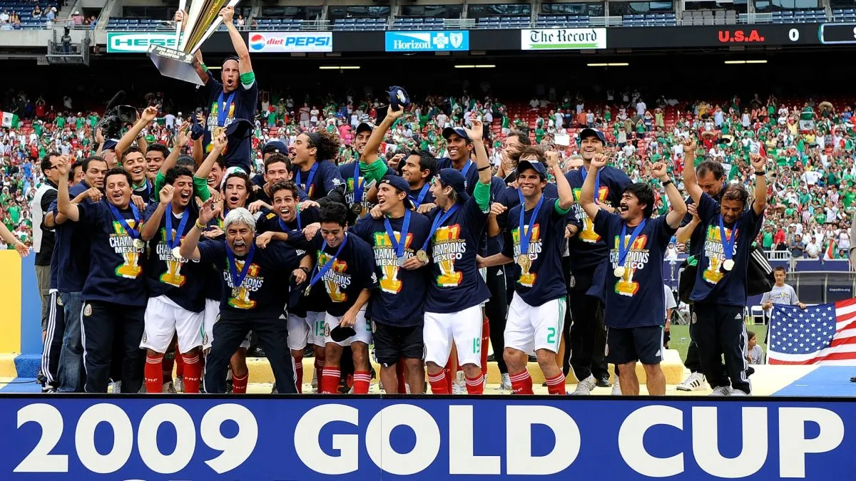 Mexico celebrates 5-0 victory over the United States in the CONCACAF Gold Cup Championship match at Giants Stadium on July 26, 2009. (Source: Jeff Zelevansky/Getty Images)