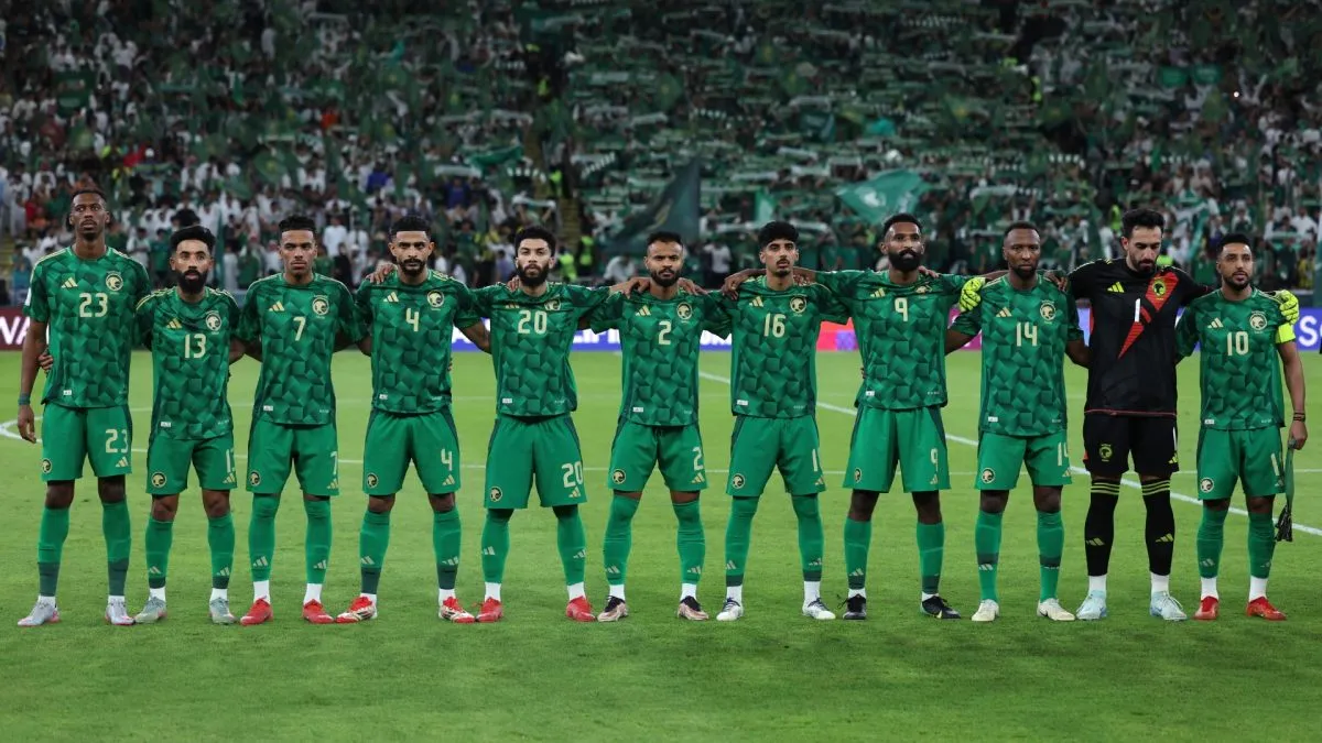 Players of Saudi Arabia line up prior to the 2026 FIFA World Cup Round Three AFC Asian Qualifier match between Saudi Arabia and Australia Socceroos in 2025. (Source: Yasser Bakhsh/Getty Images)