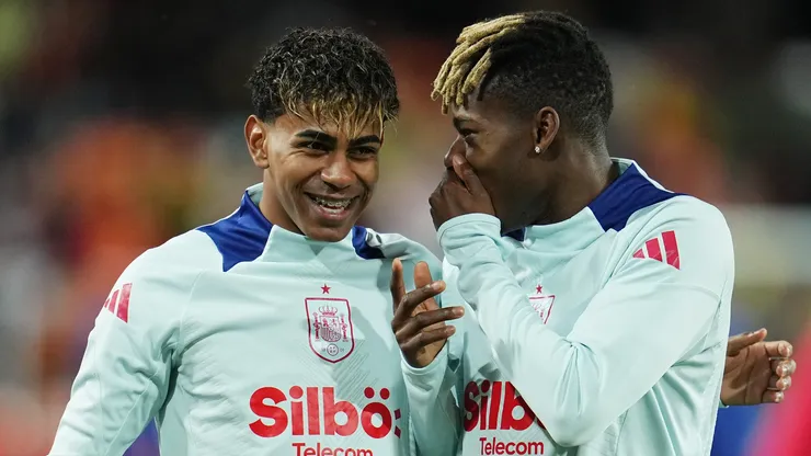 Lamine Yamal and Nico Williams of Spain warm up together prior to the UEFA Nations League Quarterfinal Leg Two match between Spain and Netherlands at Mestalla Stadium on March 23, 2025 in Valencia, Spain.