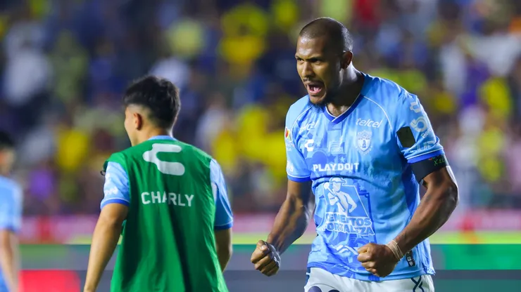 To boost their chances in the tournament, Pachuca brought in five reinforcements: Robert Kenedy, José Castillo, Sebastián Jurado, Agustín Palavecino, and Federico Pereira.