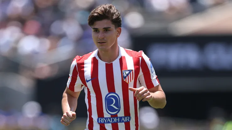 Julian Alvarez of Atletico de Madrid in action during the FIFA Club World Cup 2025 group B match between Paris Saint-Germain FC and Club Atletico de Madrid at Rose Bowl Stadium on June 15, 2025 in Pasadena, California.