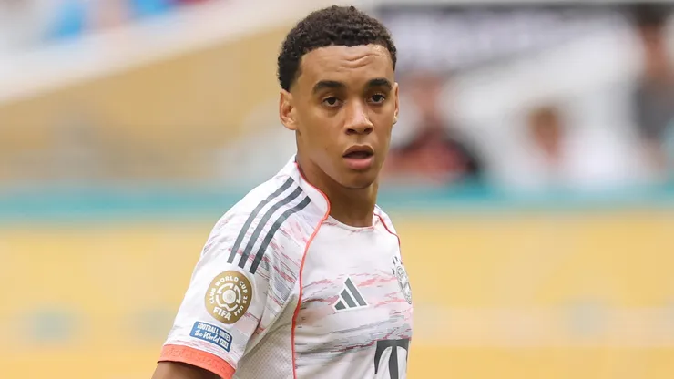 Jamal Musiala #42 of FC Bayern Munchen in actioin during the FIFA Club World Cup 2025 round of 16 match between CR Flamengo and FC Bayern München at Hard Rock Stadium on June 29, 2025 in Miami Gardens, Florida.