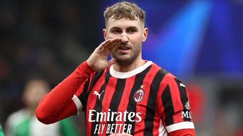 Santiago Gimenez of AC Milan gestures during the UEFA Champions League 2024/25 League Knockout Play-off second leg match between AC Milan and Feyenoord at San Siro Stadium on February 18, 2025 in Milan, Italy.