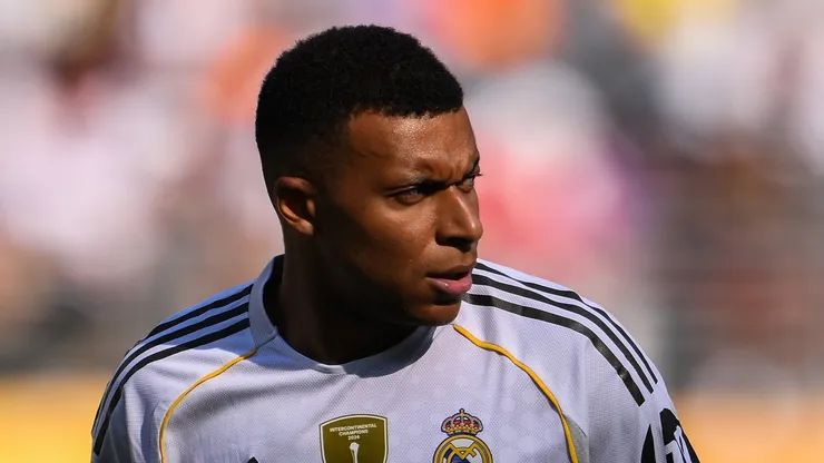 PSG president Nasser Al-Khelaïfi recently said, “I wish him the best at Real Madrid, with all my heart,” signaling a softening of relations after months of conflict.