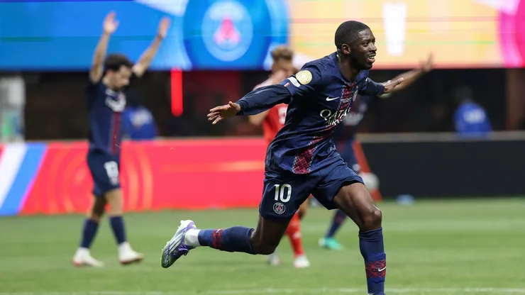 Ousmane Dembélé capitalized on a defensive error to score a brilliant goal.