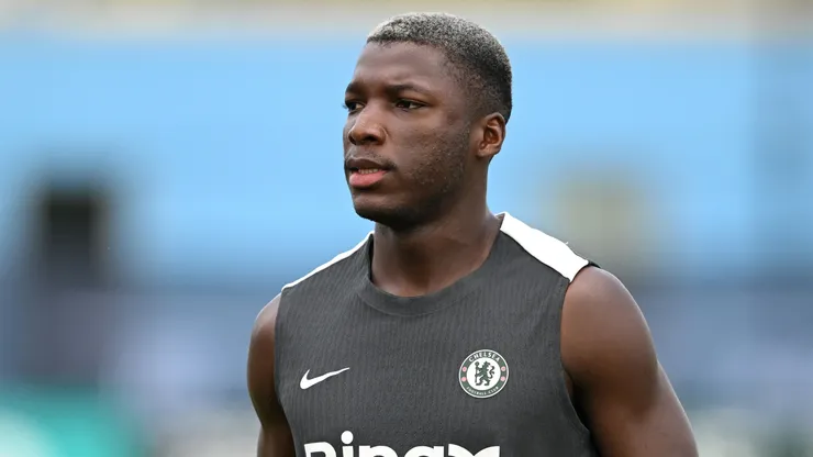 Moises Caicedo #25 of Chelsea FC looks on during a Chelsea FC Training Session ahead of their FIFA Club World Cup 2025 Semi-Final match between Fluminense FC and Chelsea FC at MetLife Stadium on July 07, 2025 in East Rutherford, New Jersey.