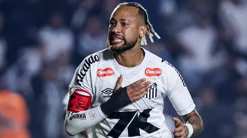 : Neymar of Santos celebrates after scoring the team´s first goal during the Brasileirao 2025 match between Santos and Flamengo at Urbano Caldeira Stadium (Vila Belmiro) on July 16, 2025 in Santos, Brazil.