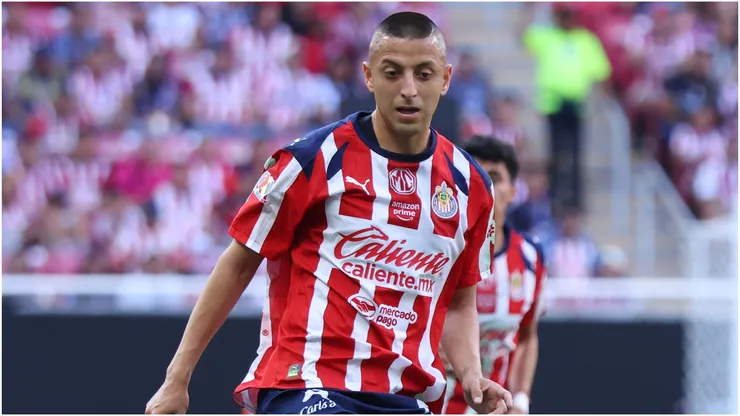 Roberto Alvarado of Chivas