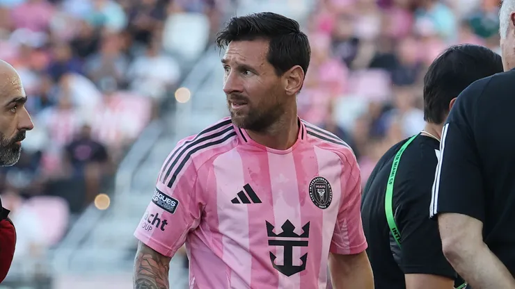 Lionel Messi #10 of Inter Miami CF looks dejected as he leaves the pitch with a injury during the Leagues Cup Phase One match between Inter Miami CF and Club Necaxa at Chase Stadium on August 2, 2025 in Fort Lauderdale, Florida.