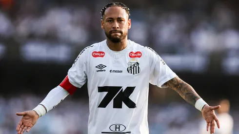 Days later, Santos’ ultras, the Torcida Jovem, confronted the squad at the Rei Pelé Training Center, demanding accountability after the crushing loss.