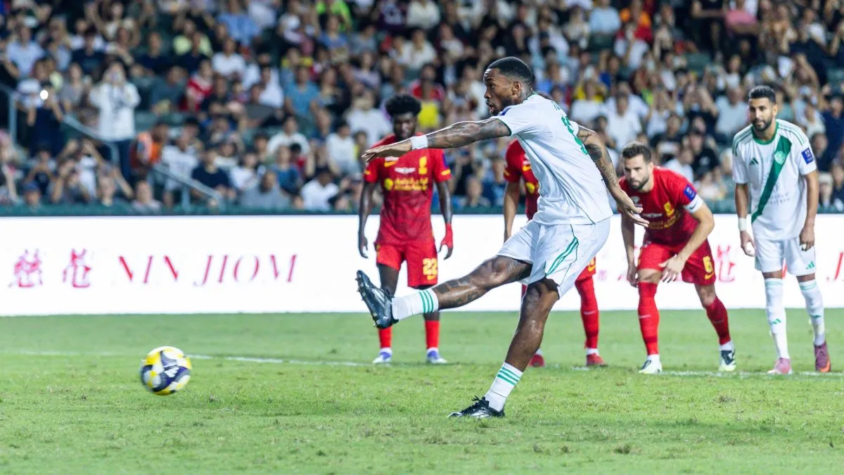 Ivan Toney of Al Ahli handles the penalty kill during the Saudi Super Cup semi final between Al-Ahli and Al-Qadsiah at Hong Kong Stadium on August 20, 2025 in Hong Kong, China.