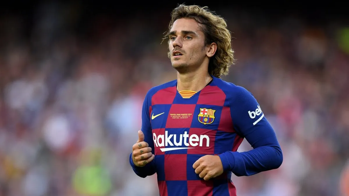 Antoine Griezmann of FC Barcelona looks on during the Joan Gamper trophy friendly match between FC Barcelona and Arsenal at Nou Camp on August 04, 2019. (Source: David Ramos/Getty Images)