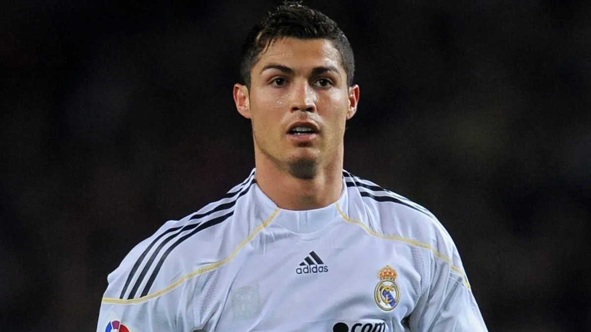 Cristiano Ronaldo of Real Madrid looks on during the La Liga match between Barcelona and Real Madrid at the Camp Nou Stadium on November 29, 2009. (Source: Jasper Juinen/Getty Images)