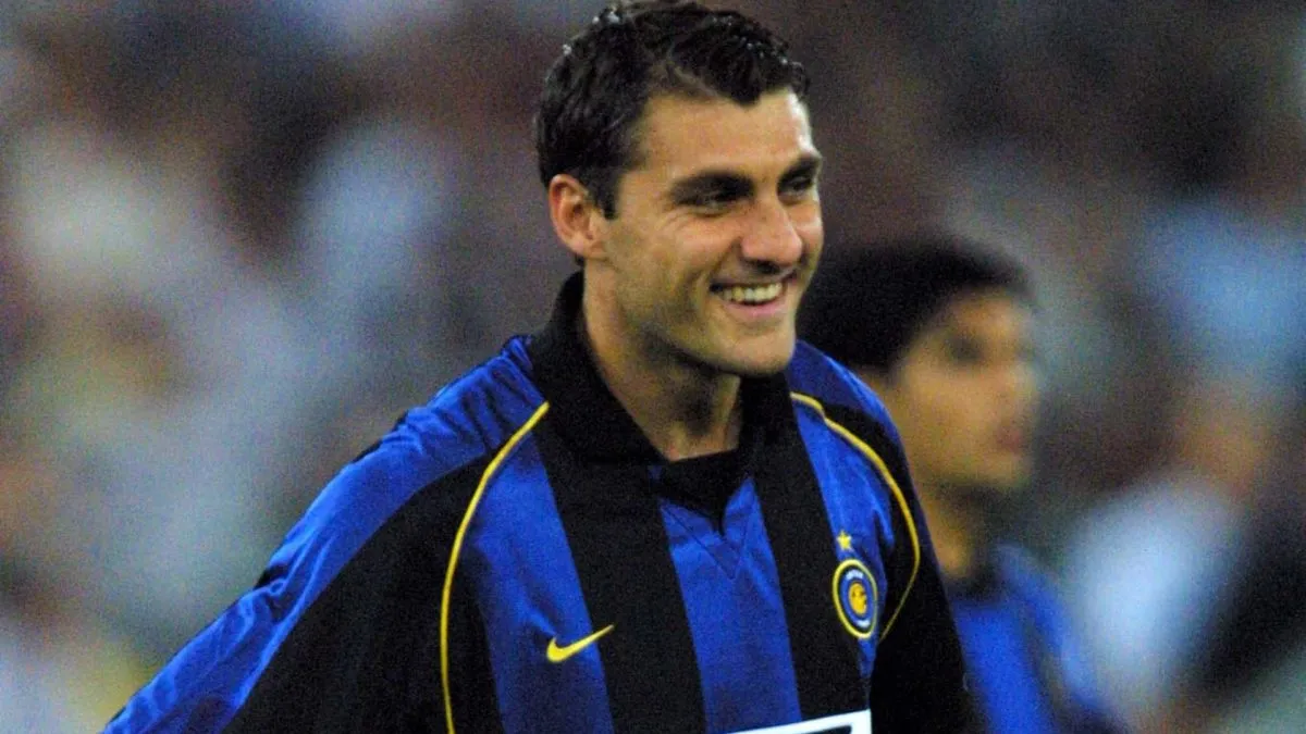 Cristian Vieri of Inter Milan in action during the pre-season Birra Moretti Trophy in 2001. (Source: Grazia Neri/ALLSPORT)