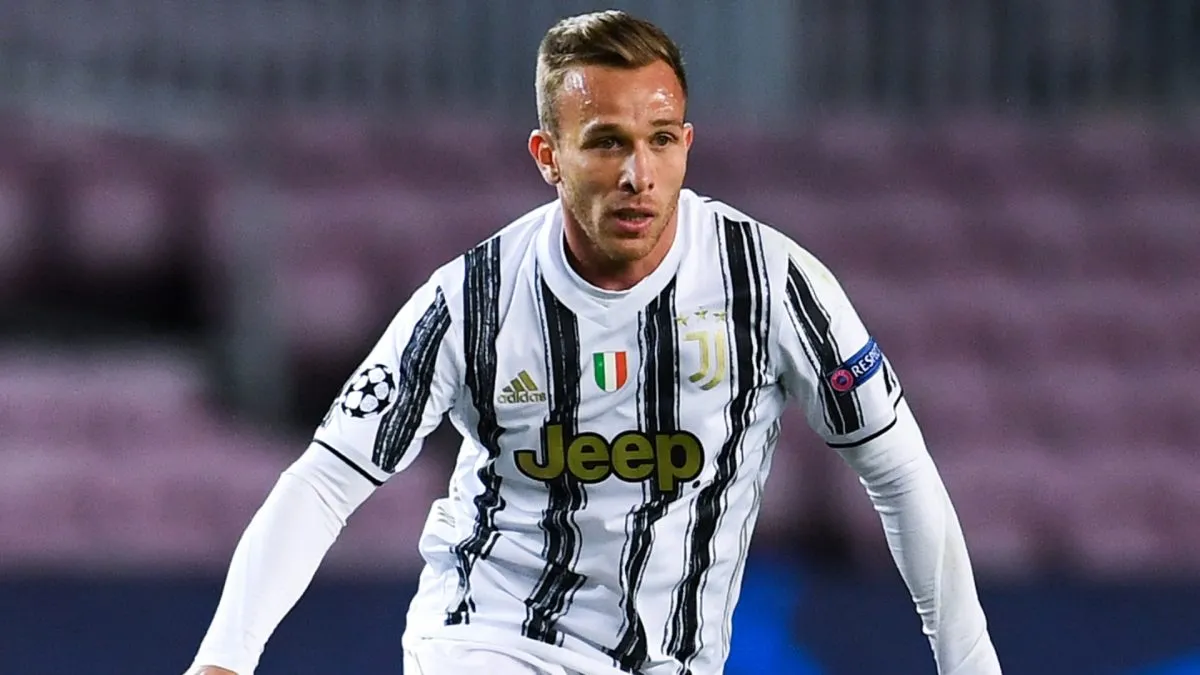 Arthur Melo of Juventus runs with the ball during the UEFA Champions League Group G stage match in 2020. (Source: David Ramos/Getty Images)