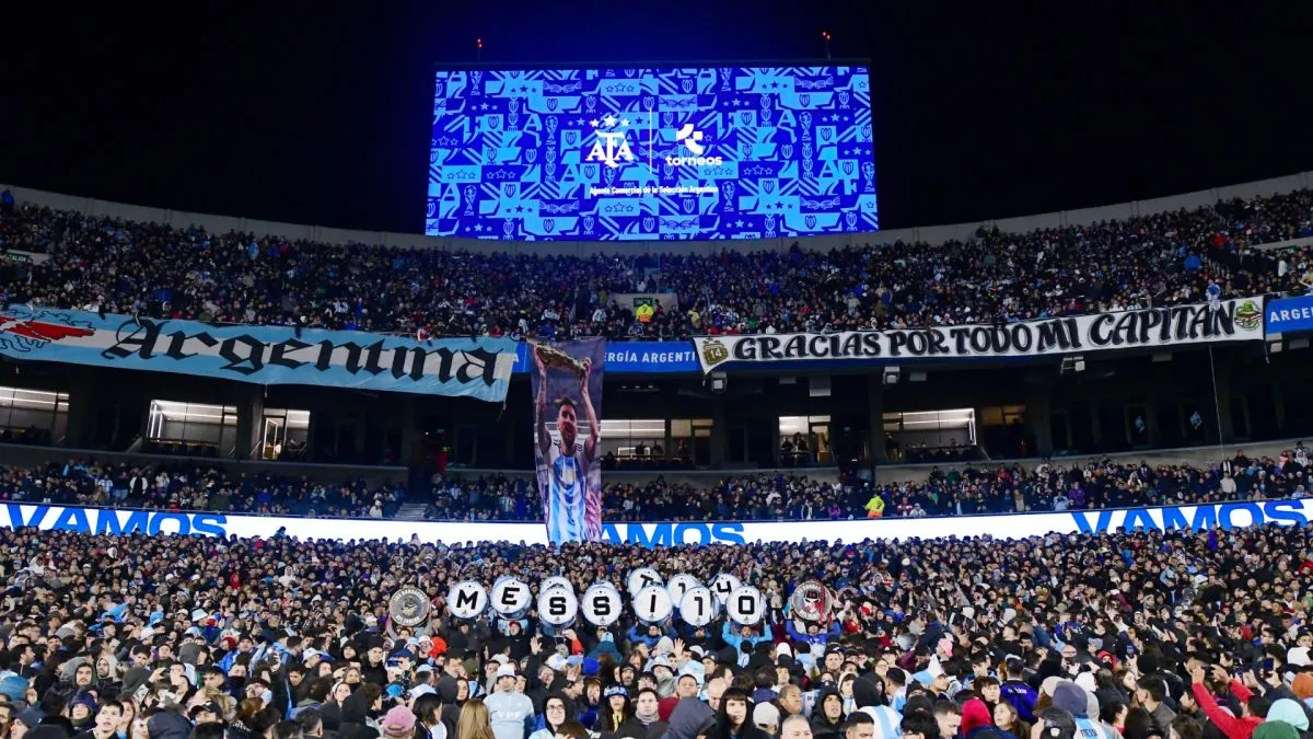 Fans of Argentina cheer prior to the South American FIFA World Cup 2026 Qualifier match between Argentina and Venezuela.