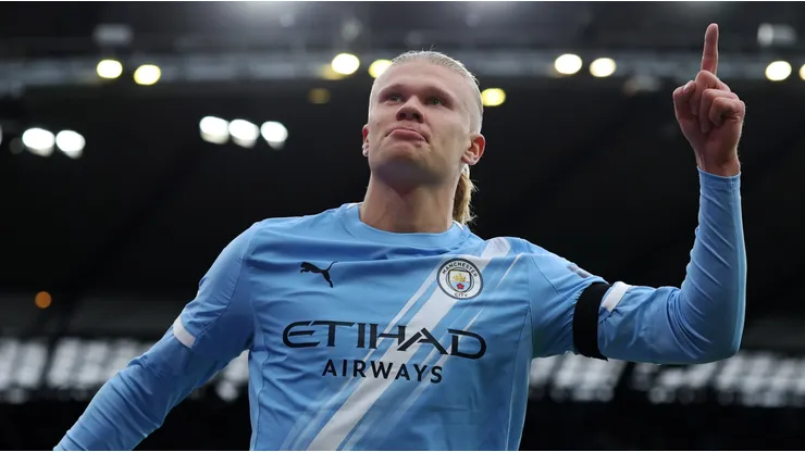 Erling Haaland of Manchester City celebrates scoring his team's second goal during the Premier League match between Manchester City and Manchester United at Etihad Stadium on September 14, 2025 in Manchester, England.