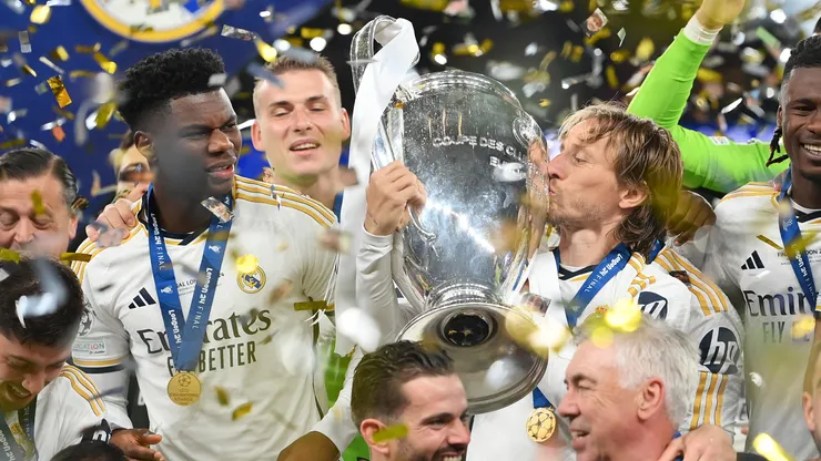 Luka Modric of Real Madrid kisses the UEFA Champions League Trophy after his team's victory during the UEFA Champions League 2023/24 Final.