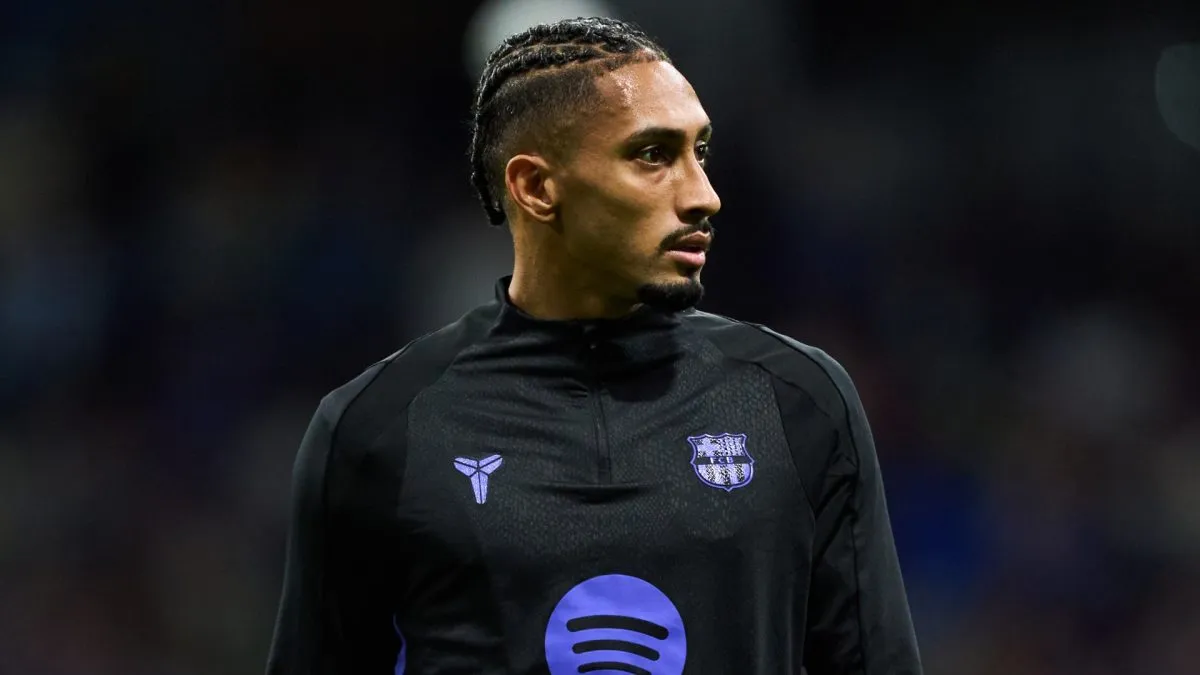Raphael Dias 'Raphinha' of FC Barcelona looks on prior to the LaLiga EA Sports match between Real Oviedo and FC Barcelona at Carlos Tartiere on September 25, 2025 in Oviedo, Spain.