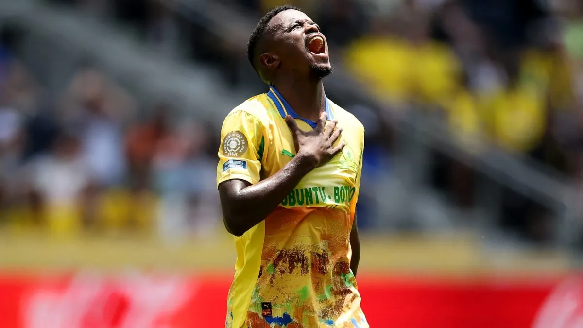 Teboho Mokoena #4 of Mamelodi Sundowns FC reacts to missing a shot on goal during the FIFA Club World Cup 2025 group F match between Mamelodi Sundowns FC and Borussia Dortmund.