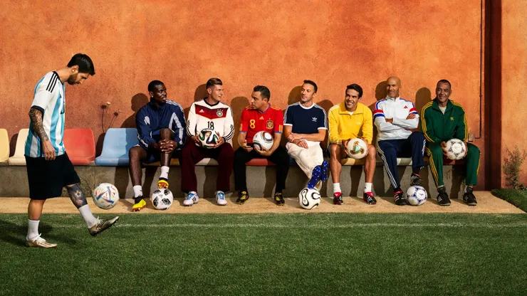 Lionel Messi, Paul Pogba, Toni Kroos, Xavi, Alessandro Del Piero, Kaka, Zinedine Zidane, and Cafu