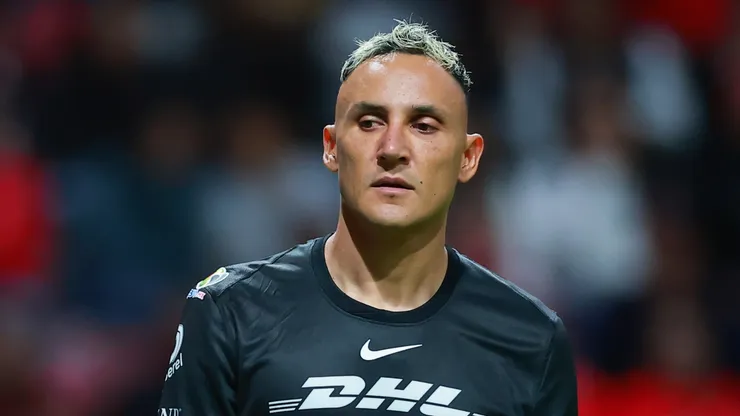 Keylor Navas of Pumas UNAM looks on during the 5th round match between Toluca and Pumas UNAM as part of the Torneo Apertura 2025 Liga MX at Nemesio Diez Stadium on August 16, 2025 in Toluca, Mexico.
