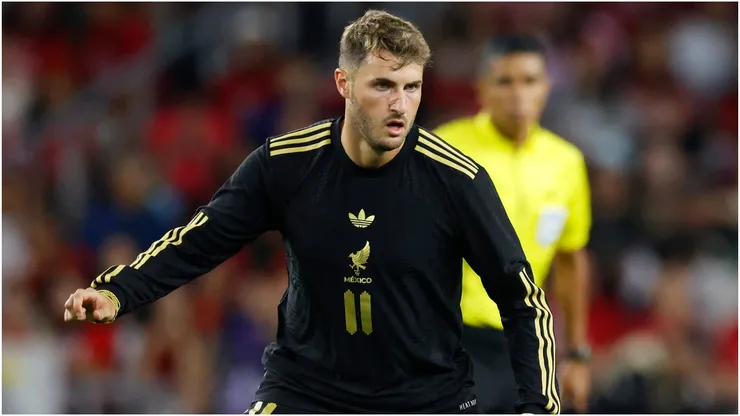 Santiago Gimenez of Mexico