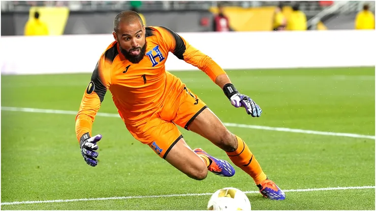 Goalkeeper Edrick Menjívar of Honduras