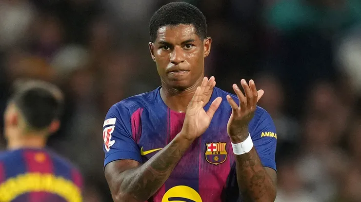 Marcus Rashford of FC Barcelona applauds the fans.