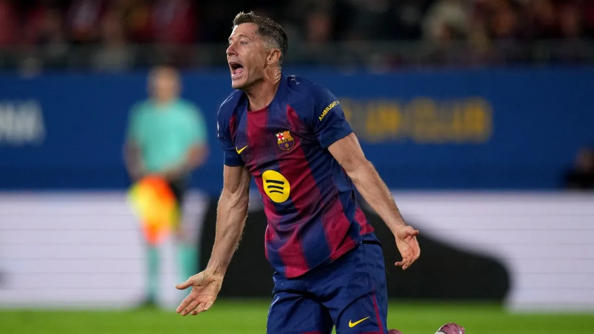 Robert Lewandowski against Gefate.