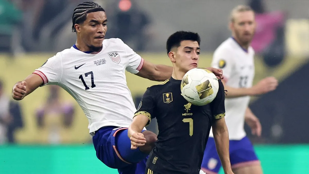 Mexico's Gilberto Mora 