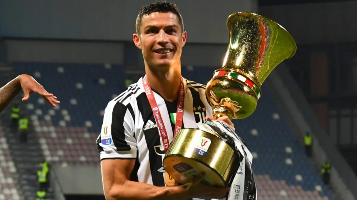Cristiano Ronaldo celebrating a trophy with Juventus