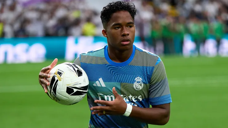 Endrick Felipe Moreira of Real Madrid warms up prior to the LaLiga EA Sports match.