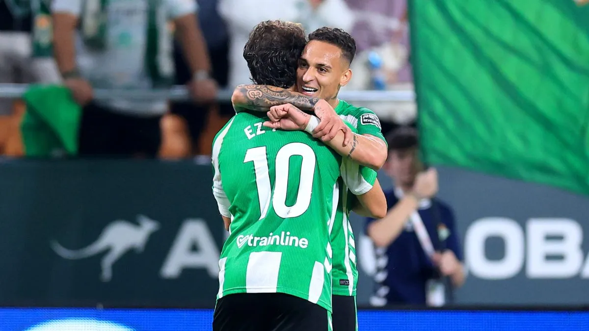 Abde Ezzalzouli of Real Betis celebrates scoring the third goal against RCD Mallorca with Antony.