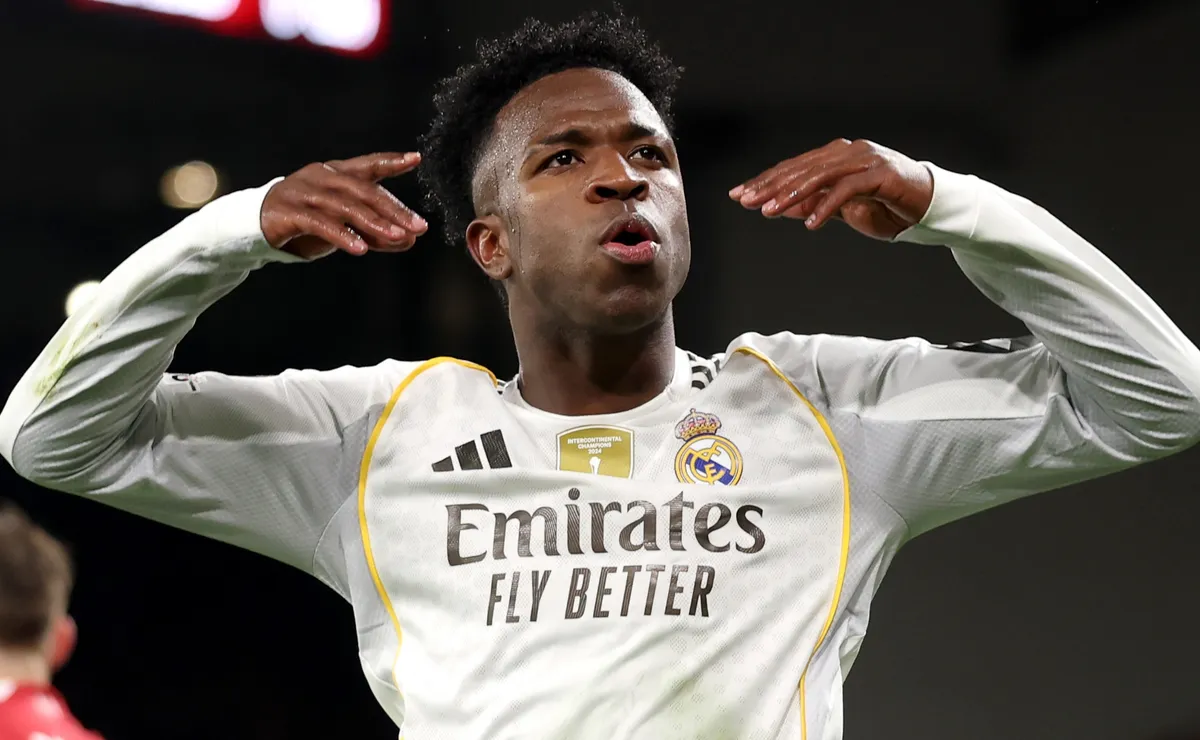 Real Madrid reportedly set record price tag on Vinicius Junior amid stalled contract negotiations - World Soccer Talk