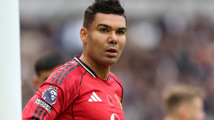 Casemiro playing for Manchester United.

